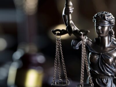 Defense-lawyers-discussing-plea-of-abeyance-in-Utah